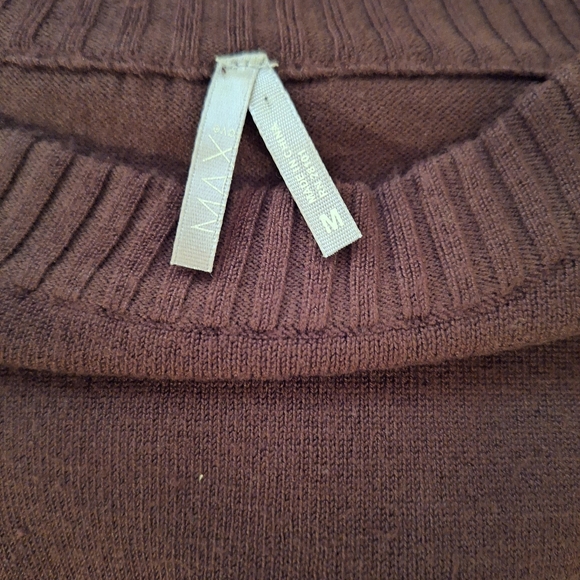 Max Studio - Picture 2 of 3